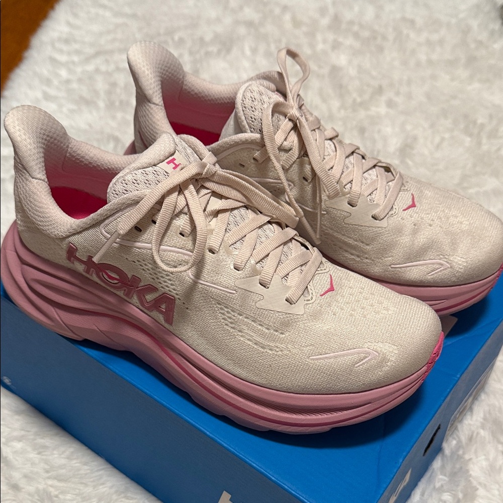 Hoka Women's Clifton 10 Athletic Shoes in Cream and Pink